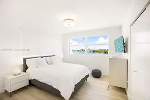 9881 E Bay Harbor Dr, Bay Harbor Islands, FL 33154 - Photo 10