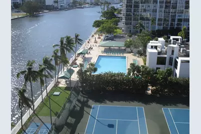 1000 Parkview Dr #920, Hallandale Beach, FL 33009 - Photo 30