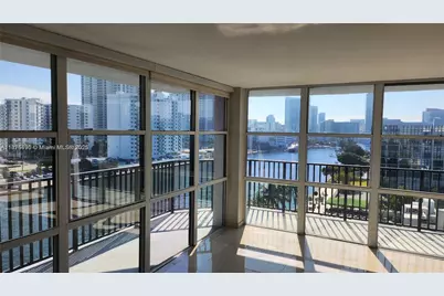 1000 Parkview Dr #920, Hallandale Beach, FL 33009 - Photo 14