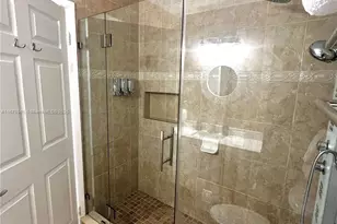 5445 Collins Ave, Miami Beach, FL 33140 - Photo 8