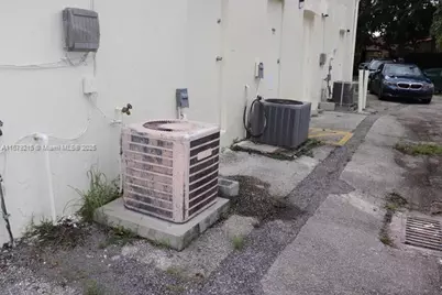 5500 SW 8th St #Pharmacy, Coral Gables, FL 33134 - Photo 20