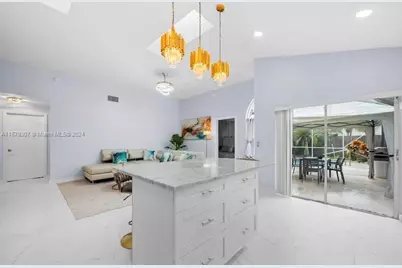 2002 Lake Breeze Ct, Wellington, FL 33414 - Photo 12