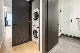 398 NE 5th St, Miami, FL 33132 - Photo 16