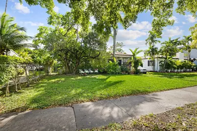 524 Mendoza Ave, Coral Gables, FL 33134 - Photo 1