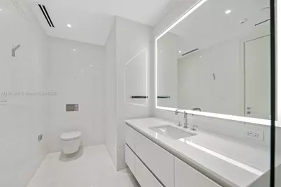 300 Biscayne Blvd Way #1205C, Miami, FL 33131 - Photo 24