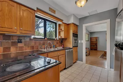 7901 SW 133rd St, Pinecrest, FL 33156 - Photo 10