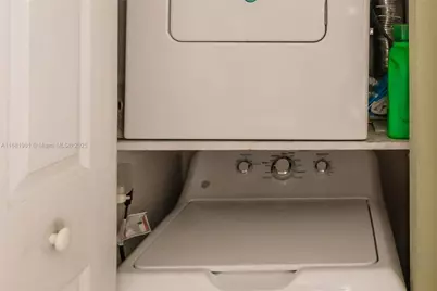 1900 W 54th St #213, Hialeah, FL 33012 - Photo 18