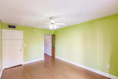 1900 W 54th St #213, Hialeah, FL 33012 - Photo 14
