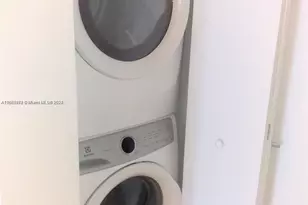 16385 Biscayne Blvd, North Miami Beach, FL 33160 - Photo 14