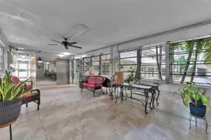 330 SE 2nd St, Hallandale Beach, FL 33009 - Photo 22