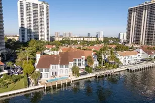 19555 NE 37th Ave, Aventura, FL 33180 - Photo 24