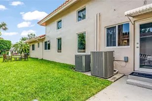 34 Pelican Dr, Fort Lauderdale, FL 33301 - Photo 12