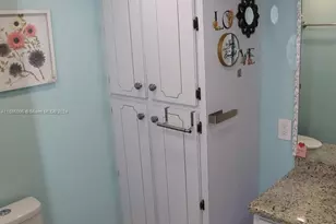 800 NE 195th St, Miami, FL 33179 - Photo 22