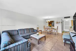 410 SE 2nd St, Hallandale Beach, FL 33009 - Photo 10