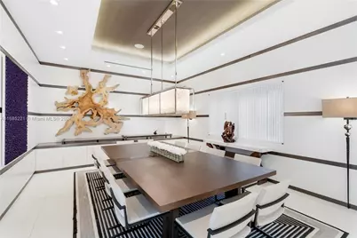 271 N Hibiscus Dr, Miami Beach, FL 33139 - Photo 12