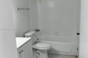 498 NW 165th St Rd, Miami, FL 33169 - Photo 4