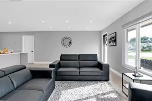 8104 NW 93rd Terrace, Tamarac, FL 33321 - Photo 10