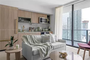 159 NE 6th St, Miami, FL 33132 - Photo 2