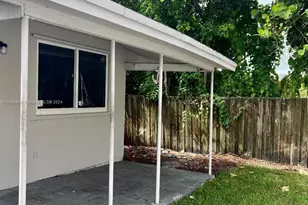 2419 Lincoln St, Hollywood, FL 33020 - Photo 2