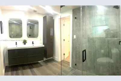 10825 Peachtree Dr, Miami, FL 33161 - Photo 14