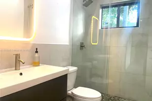 10825 Peachtree Dr, Miami, FL 33161 - Photo 16