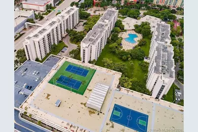 17021 N Bay Rd #412-IV, Sunny Isles Beach, FL 33160 - Photo 6