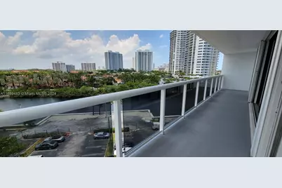20505 E Country Club Dr #739, Aventura, FL 33180 - Photo 2
