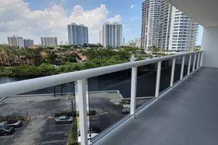 20505 E Country Club Dr, Aventura, FL 33180 - Photo 2