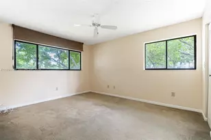 10869 W Clairmont Cir, Tamarac, FL 33321 - Photo 14