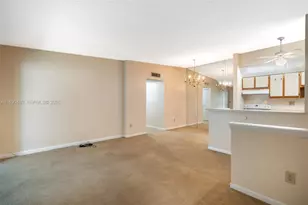 10869 W Clairmont Cir, Tamarac, FL 33321 - Photo 12
