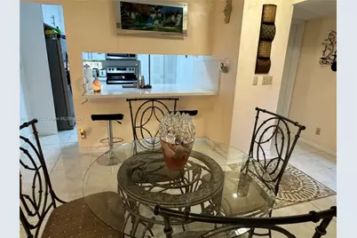 8664 SW 3rd St #101, Pembroke Pines, FL 33025 - Photo 6