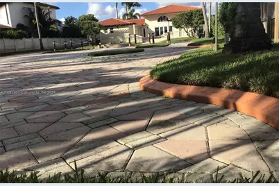 13460 SW 32nd St, Kendall, FL 33175 - Photo 4