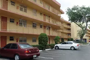 447 NE 195th St, Miami, FL 33179 - Photo 2