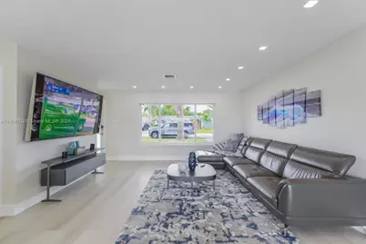 1380 SW 56th Ave, Plantation, FL 33317 - Photo 10