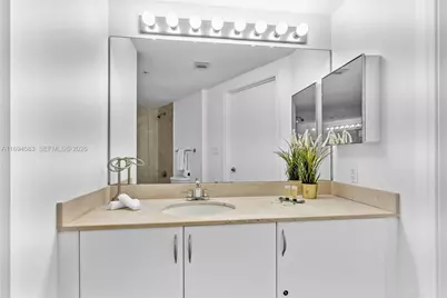 1750 N Bayshore Dr #5014, Miami, FL 33132 - Photo 32