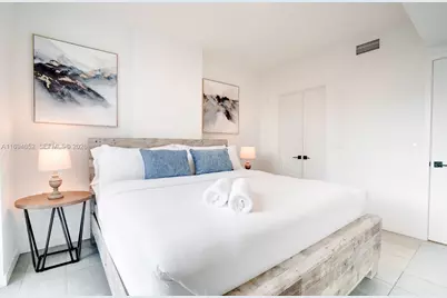 227 NE 2nd St #1705, Miami, FL 33132 - Photo 8
