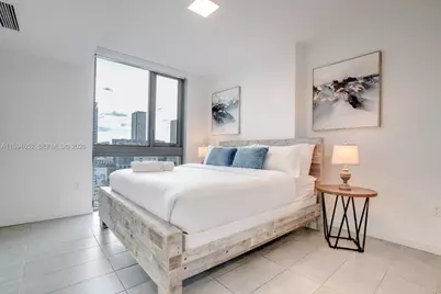 227 NE 2nd St #1705, Miami, FL 33132 - Photo 10