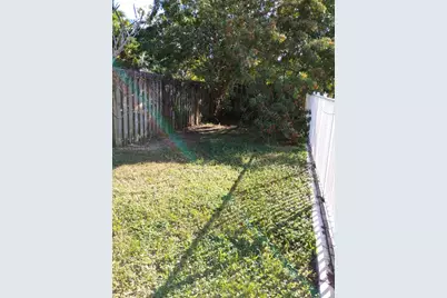 226 Las Palmas St, Royal Palm Beach, FL 33411 - Photo 16