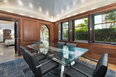4745 Pine Tree Dr, Miami Beach, FL 33140 - Photo 10