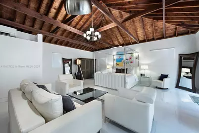 4745 Pine Tree Dr, Miami Beach, FL 33140 - Photo 32