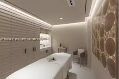 102 24th St #1421, Miami Beach, FL 33139 - Photo 4