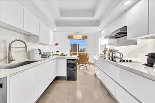 7000 Island Blvd, Aventura, FL 33160 - Photo 22