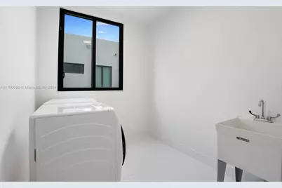 2040 NE 121st Rd, North Miami, FL 33181 - Photo 36