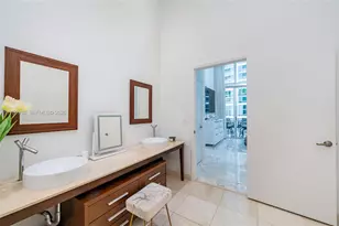 475 Brickell Ave, Miami, FL 33131 - Photo 8