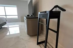 1435 Brickell Ave, Miami, FL 33131 - Photo 12