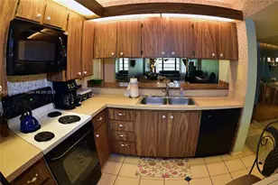 6085 Balboa Cir, Boca Raton, FL 33433 - Photo 6