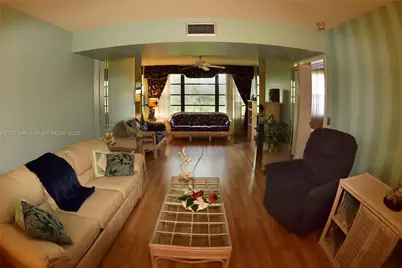 6085 Balboa Cir #402, Boca Raton, FL 33433 - Photo 2