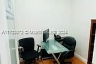 19300 W Dixie Hwy, Miami, FL 33180 - Photo 1