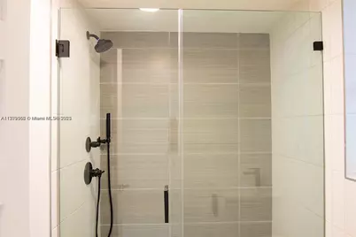 1000 7th St, Miami Beach, FL 33139 - Photo 24