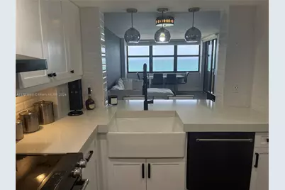 2555 Collins Ave #1409, Miami Beach, FL 33140 - Photo 8